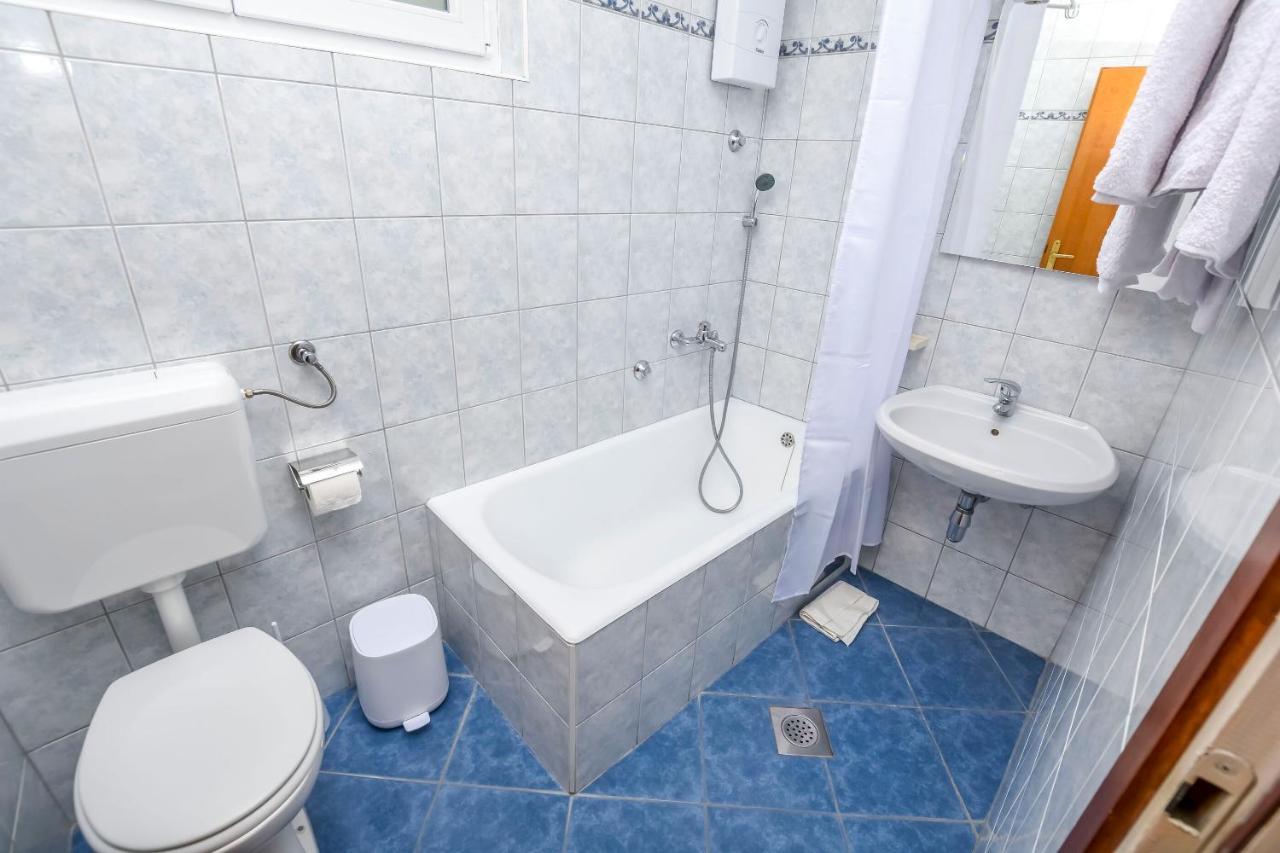 Apartment Mira Primošten Quarto foto