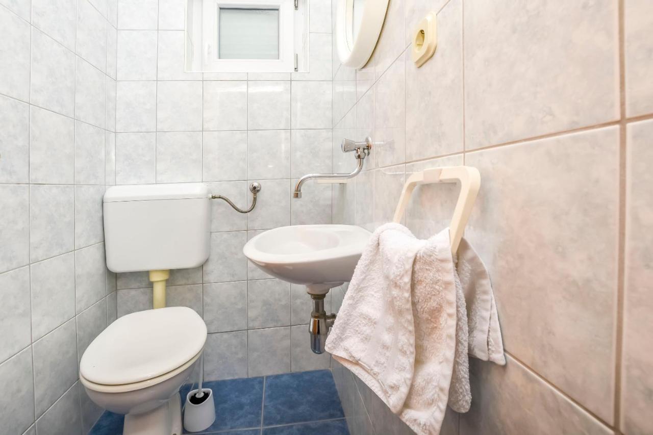 Apartment Mira Primošten Quarto foto